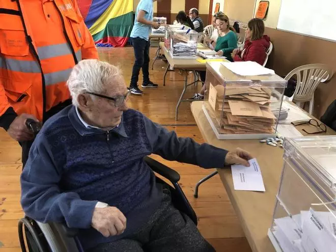 Joaquín Franco, el centenario que ha salido del hospital para votar en Palma