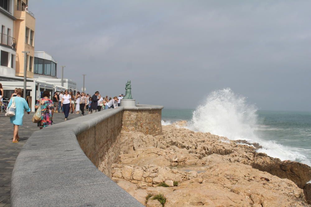 L''onatge vist des de la Punta de l''Escala.