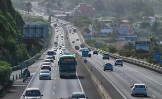 La receta para acabar con las colas de la TF-5 incluye el carril reversible