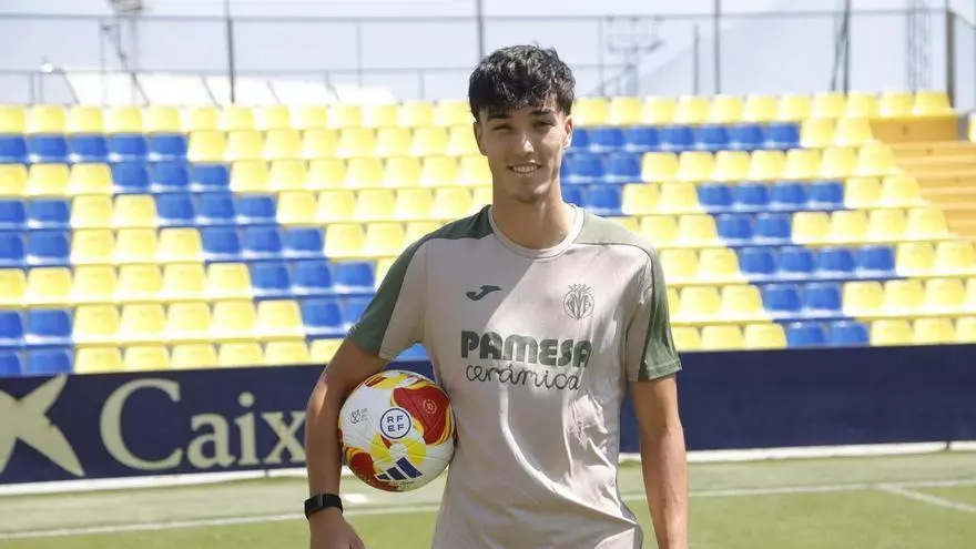 Vídeo | Carlos Maciá atiende a Mediterráneo en la antesala del 'play-off' del Villarreal B