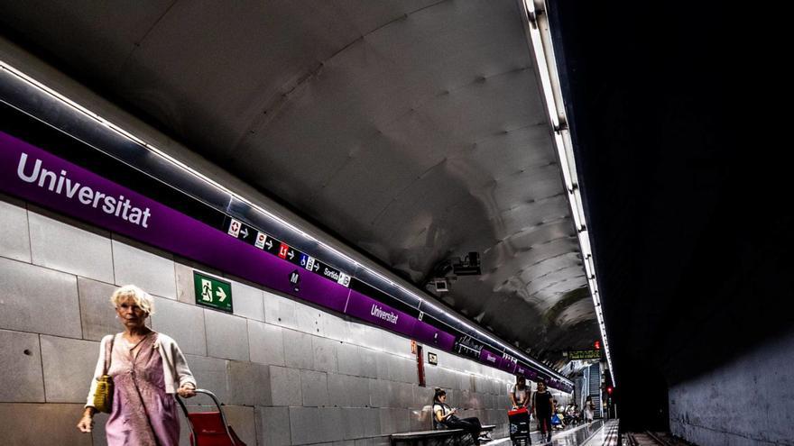 L’estació d’Universitat de la línia 2 del metro de Barcelona. | JORDI OTIX