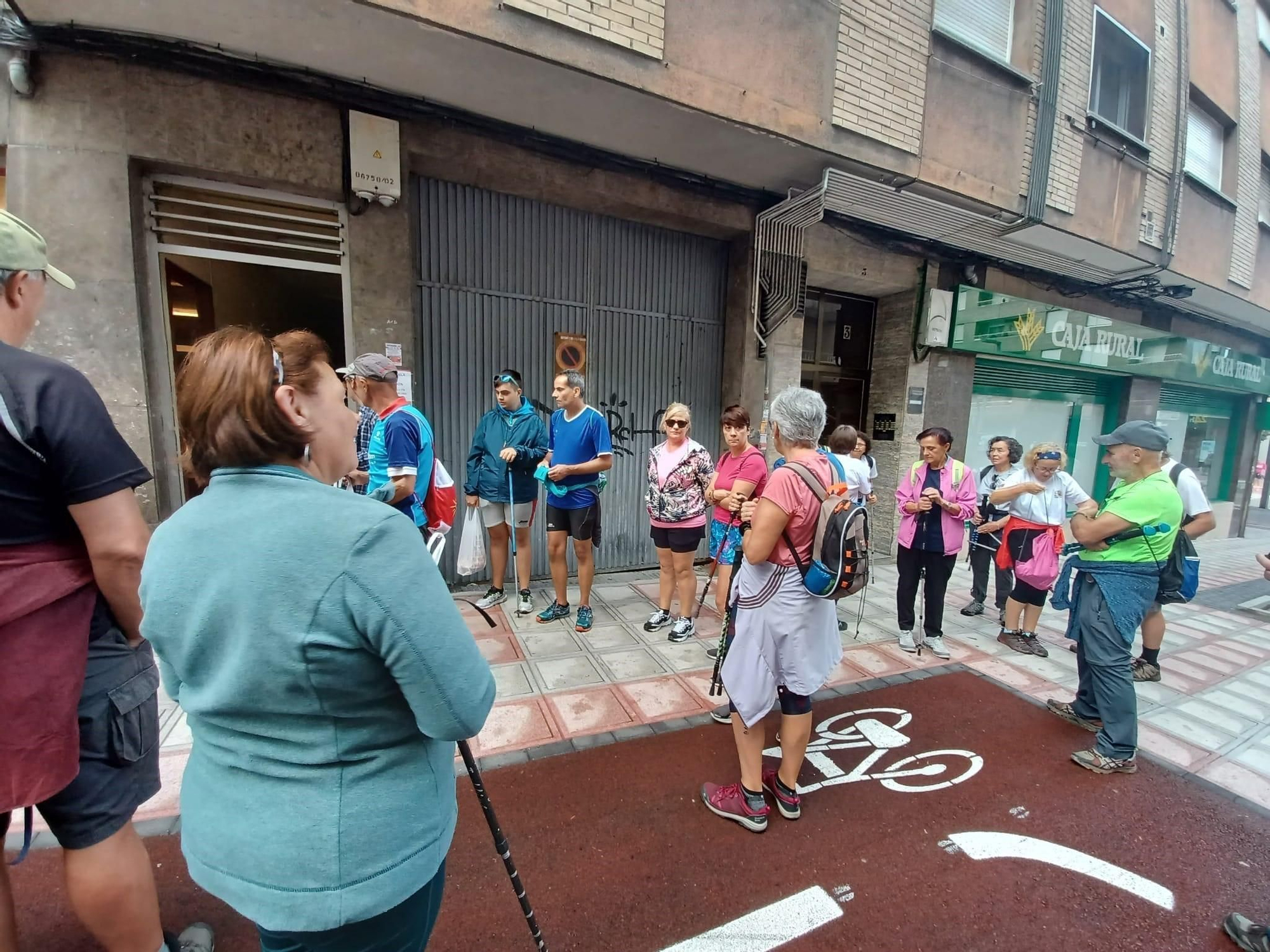 La otra ruta de Santa Isabel madruga en Lugones: estos son los participantes en la popular marcha senderista