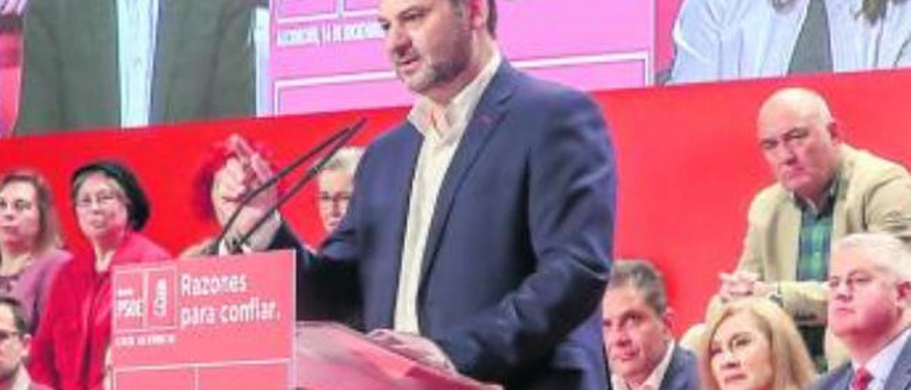 El ministro de Fomento, José Luis Ábalos, en un mitin del PSOE.