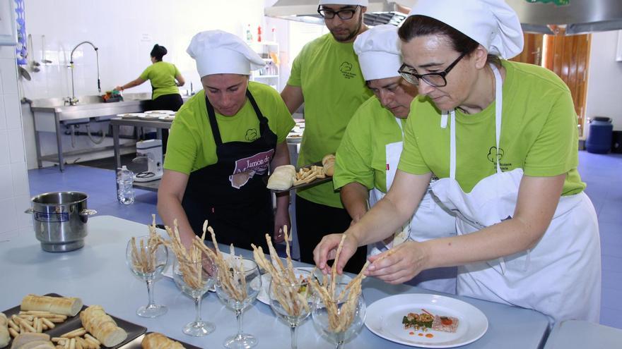 El ayuntamiento de Monesterio pone en marcha un curso de cocina y otro de transporte sanitario