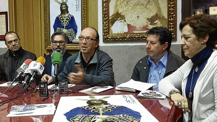 La Pasión &#039;vende&#039; pasos de costalero a favor de la Aoex