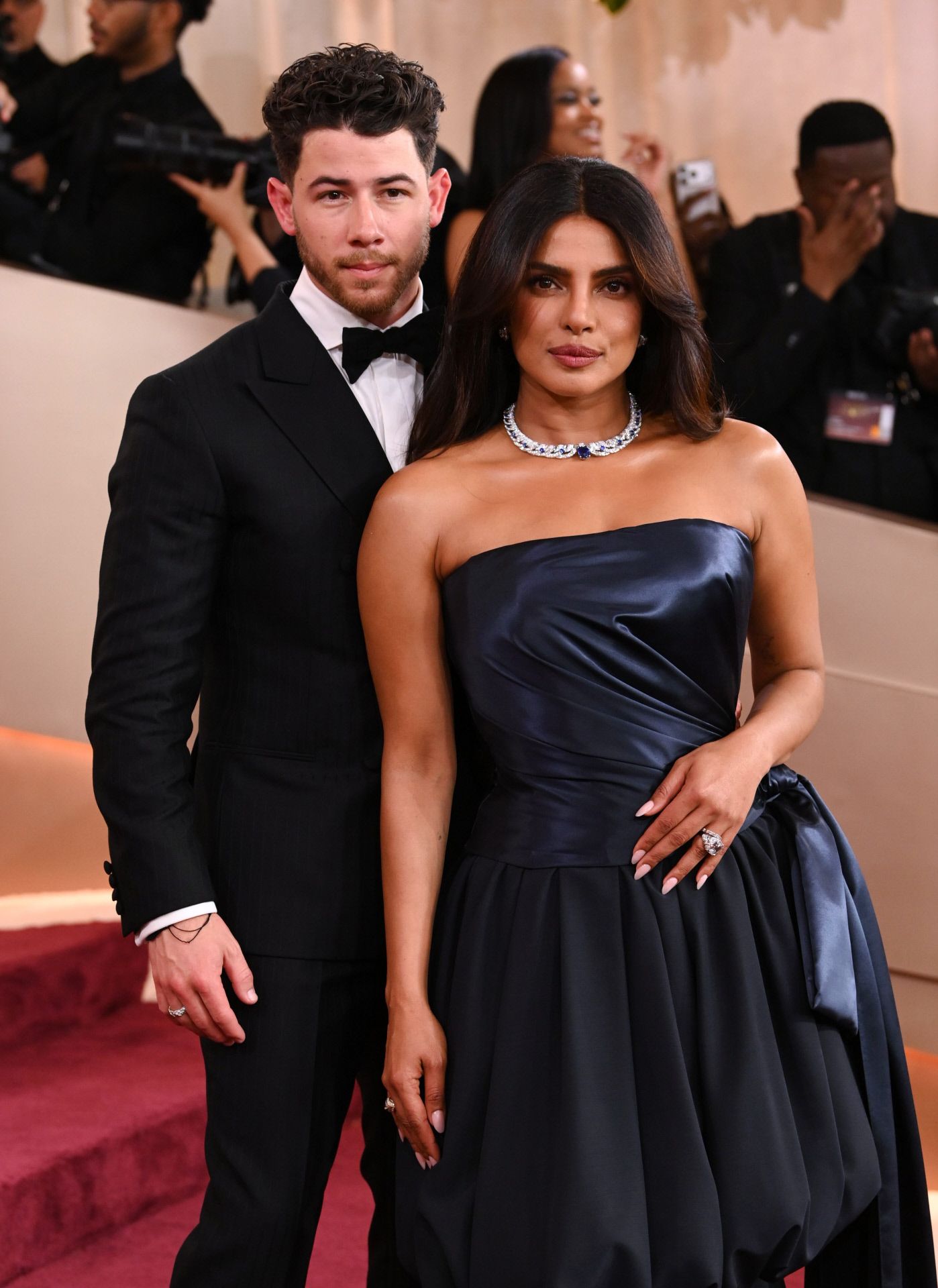 Nick Jonas y la actriz Priyanka Chopra han posado juntos en los Globos de Oro