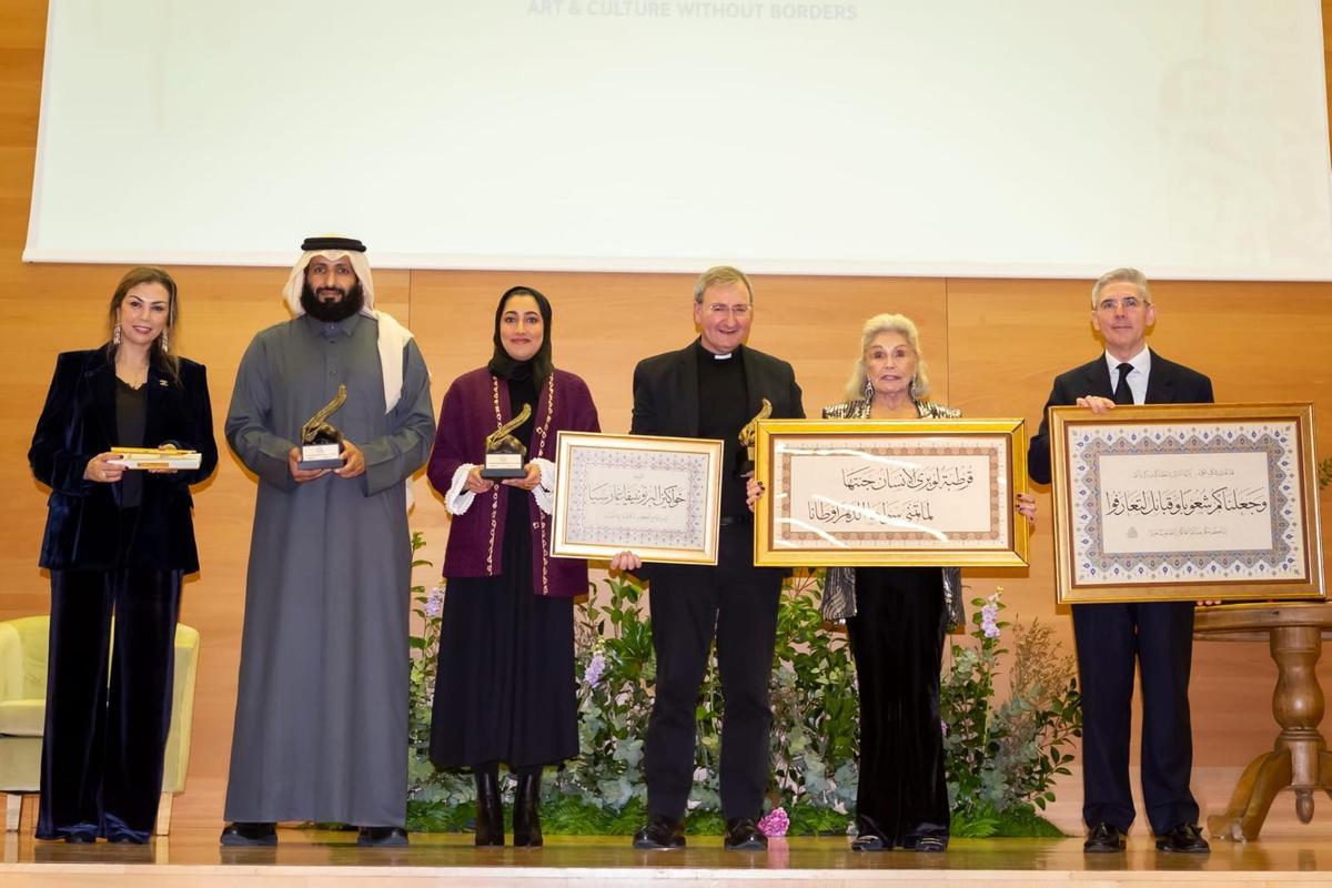 El Cabildo Catedral recibe el reconocimiento de la Fundación ACWB por su labor en favor de la convivencia y la conservación de la Mezquita.