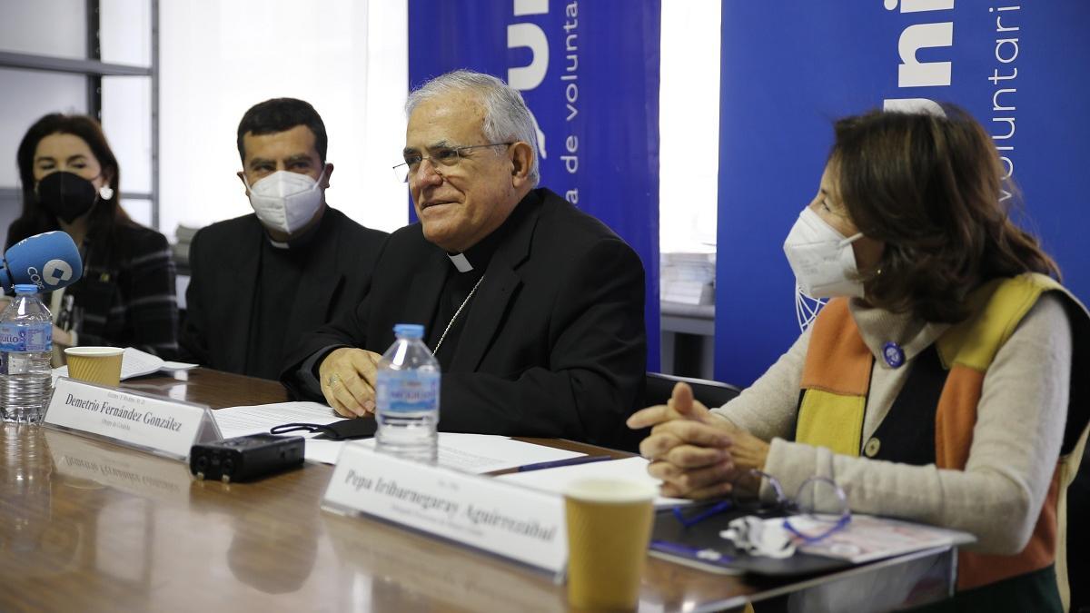 El obispo Demetrio Fernández ha reconocido el trabajo de Manos Unidas y sus voluntarias en Córdoba.