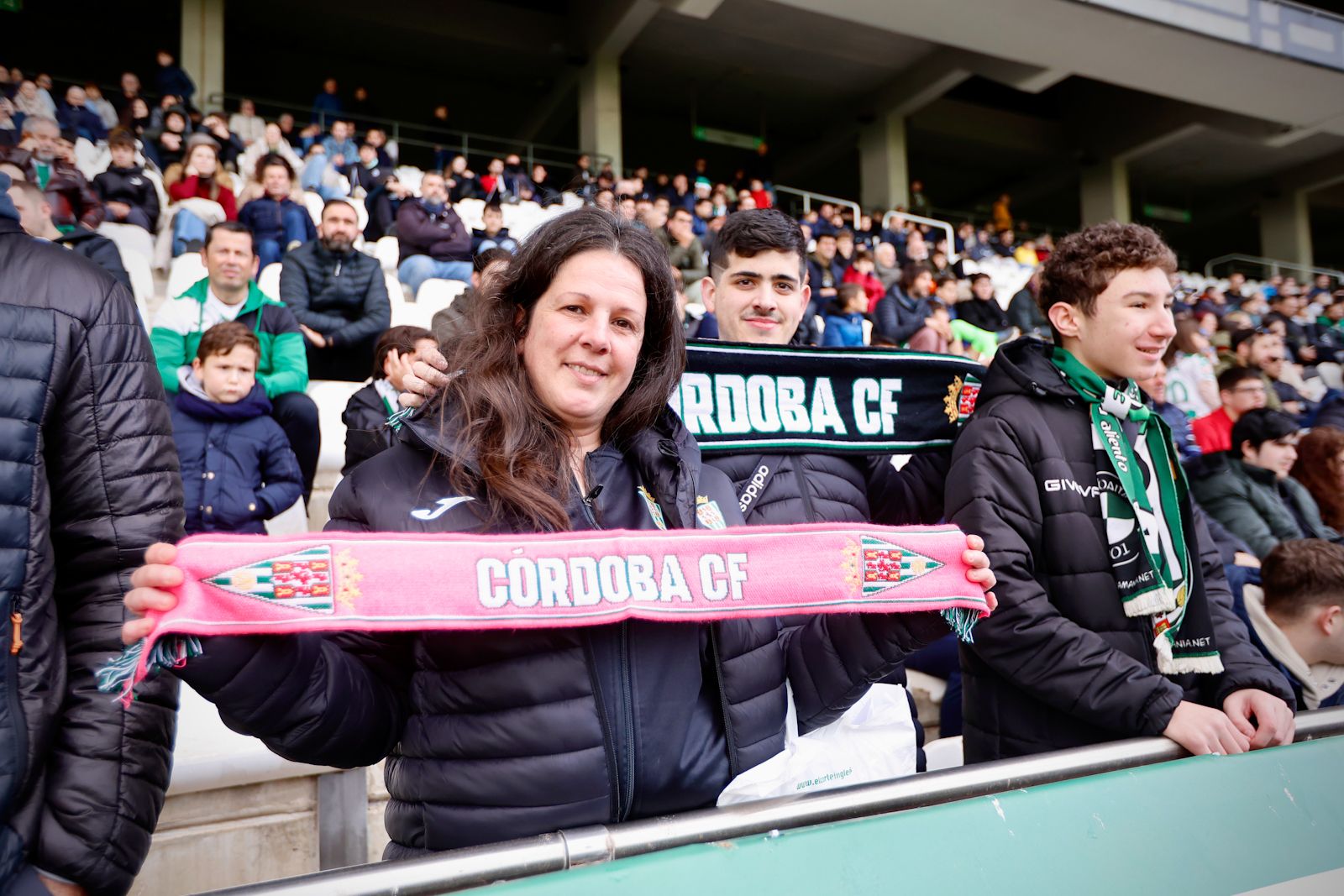 El Córdoba entrena ante su afición en El Arcángel