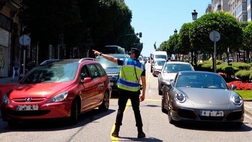 Obras en la Gran Vía de Vigo: la odisea de cruzar una calle a medio gas