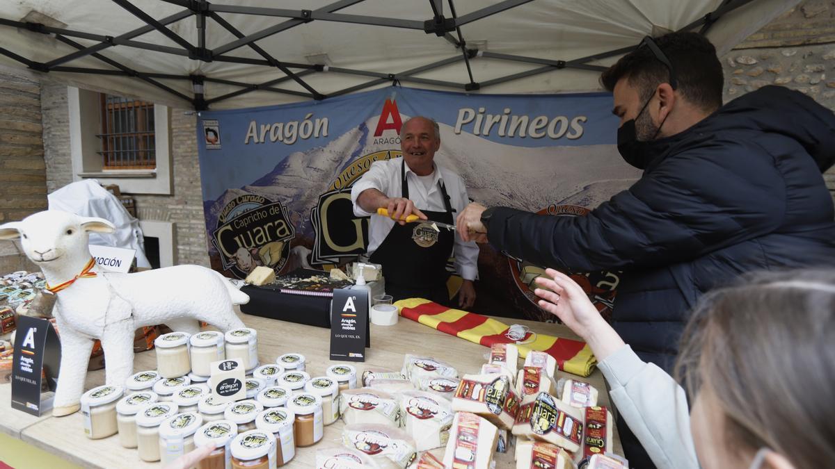 La sede de la DGA tuvo un lugar para la gastronomía de productos aragoneses.