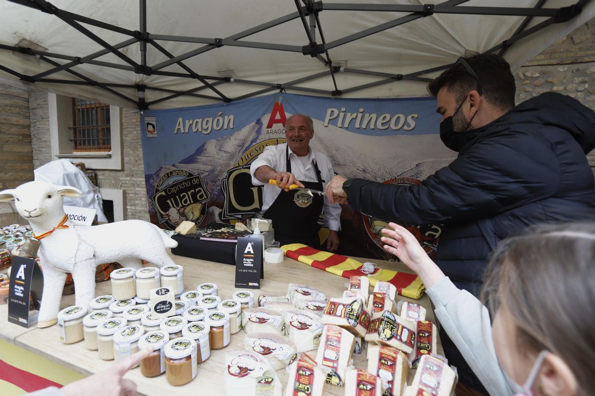 La sede de la DGA tuvo un lugar para la gastronomía de productos aragoneses.
