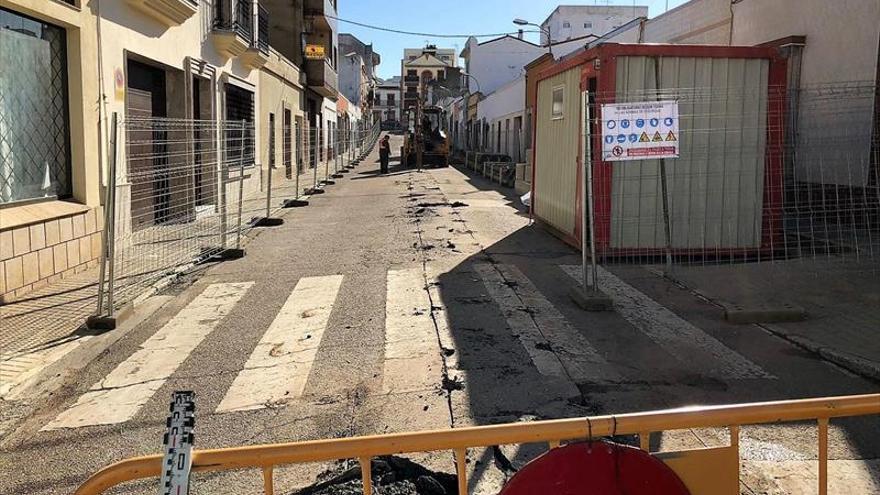 La calle Piedad está en obras para cambiar el saneamiento y asfaltarla
