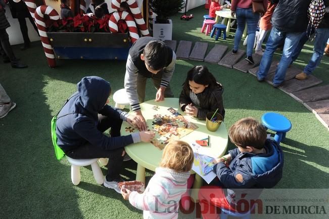 Actividades infantiles en el árbol de Navidad