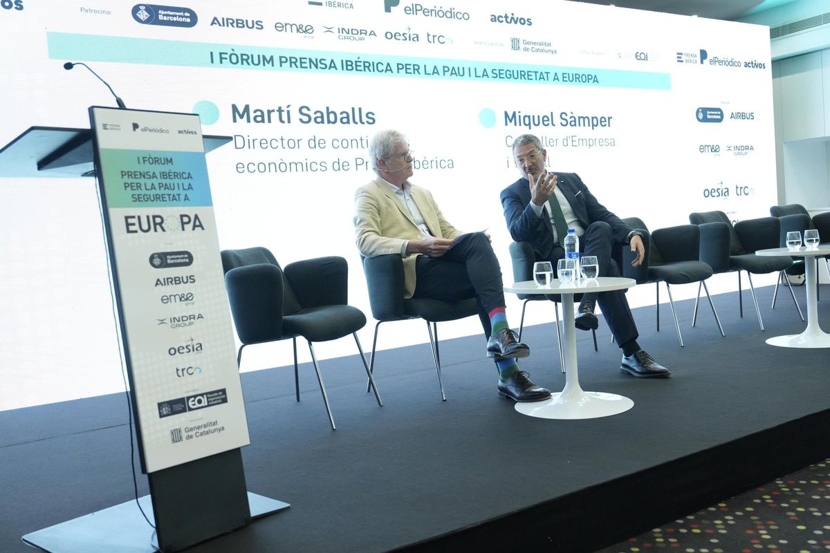 Martí Saballs, director de contenidos económicos de Prensa Ibérica, y Miquel Sàmper, Conseller dEmpresa i Treball