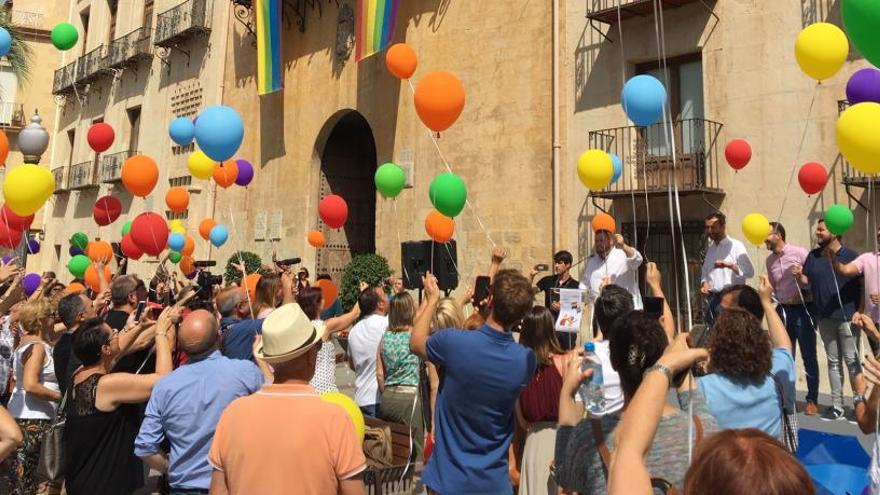 La lectura del manifiesto LGTBI en Elche el pasado mes de junio