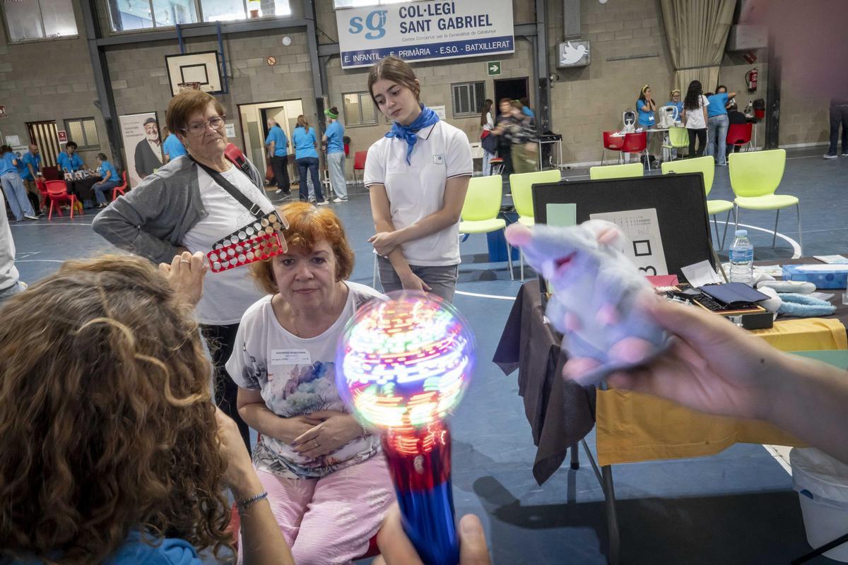 Sant Adrià ofrece revisiones gratuitas de vista y oído a más de 600 personas vulnerables