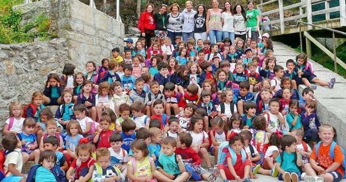 Premios literarios del Concello y diversión en Mogor en el fin de curso marinense