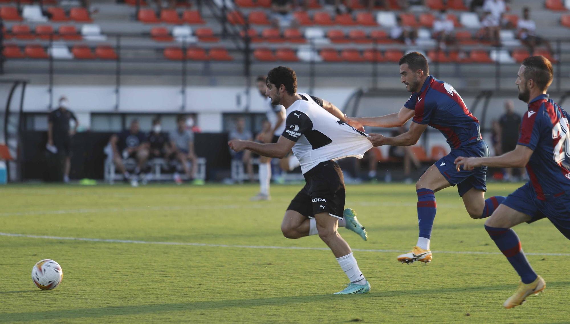 El Derbi Valencia - Levante, en imágenes