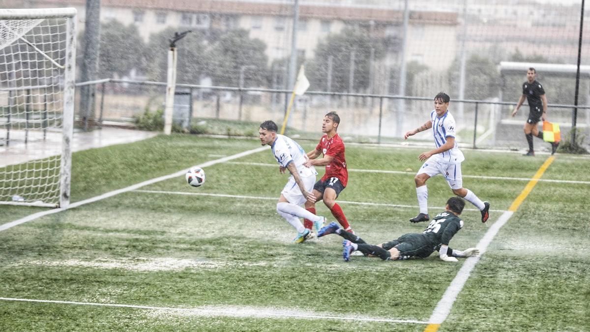 Acción del primer gol del Diocesano, obra de Dieguito.