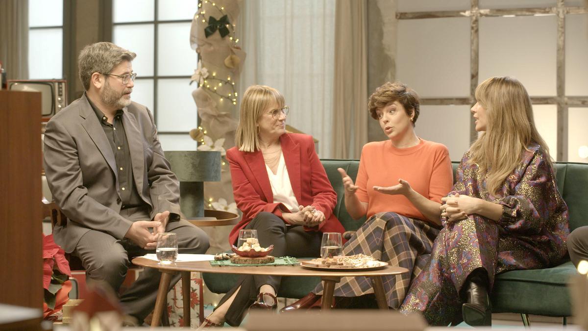 Xavi Bundó, con sus invitados, en el especial navideño de 'L'any que vas néixer'