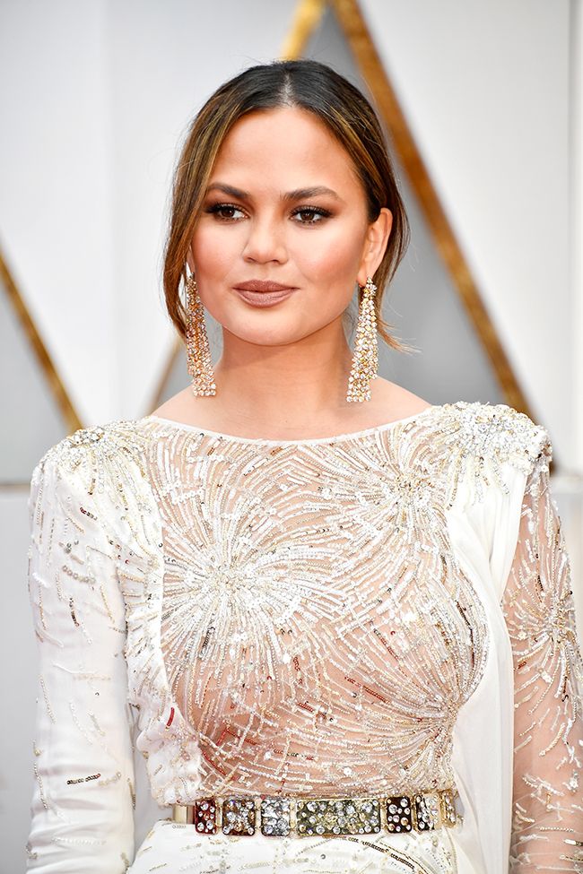 Chrissy Teigen en la entrega de los Oscar de 2017