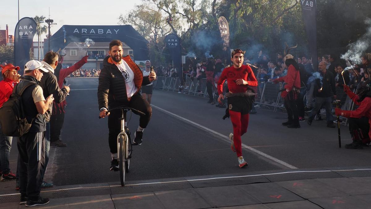 Atletismo. Sa Llego 2024. Momento de la llegada a meta de Miquel Àngel Capó