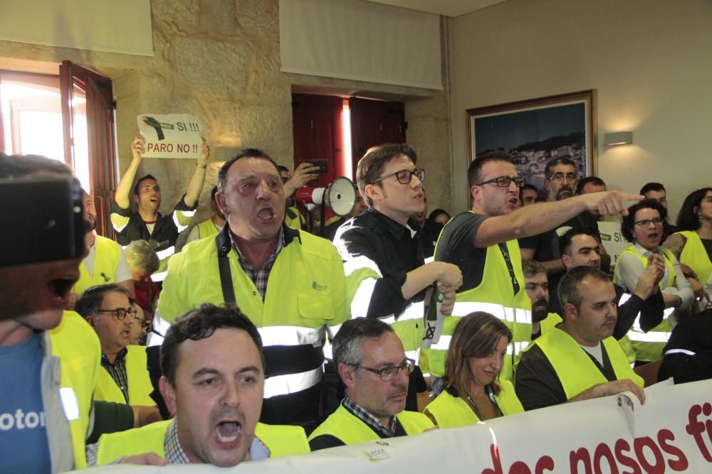 Pleno bronco en Poio por las protestas de los trabajadores de Ence