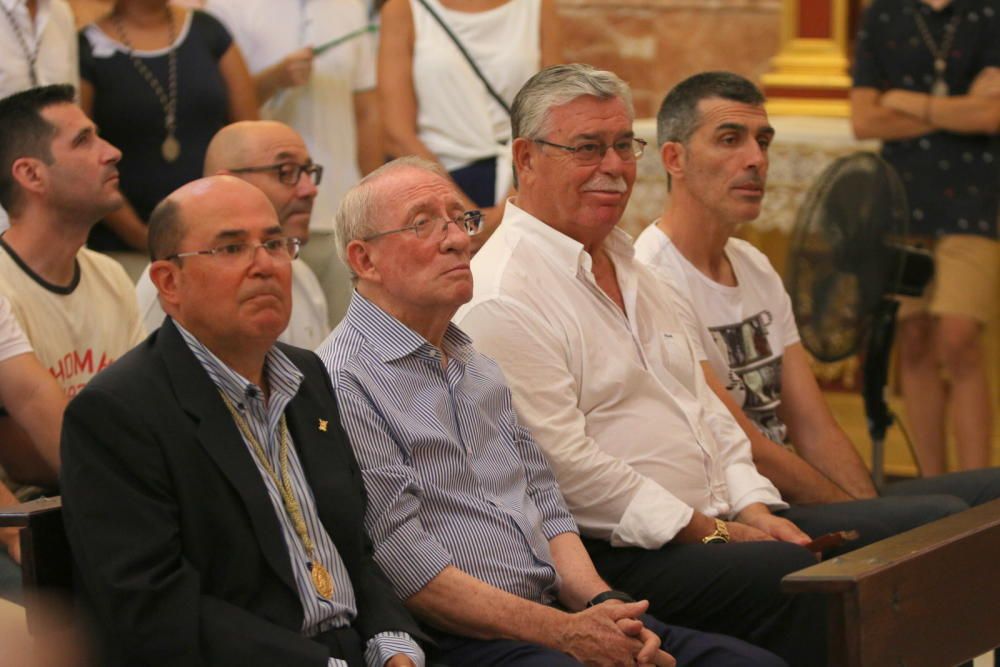 Tradicional ofrenda del Málaga CF a la Divina Pastora