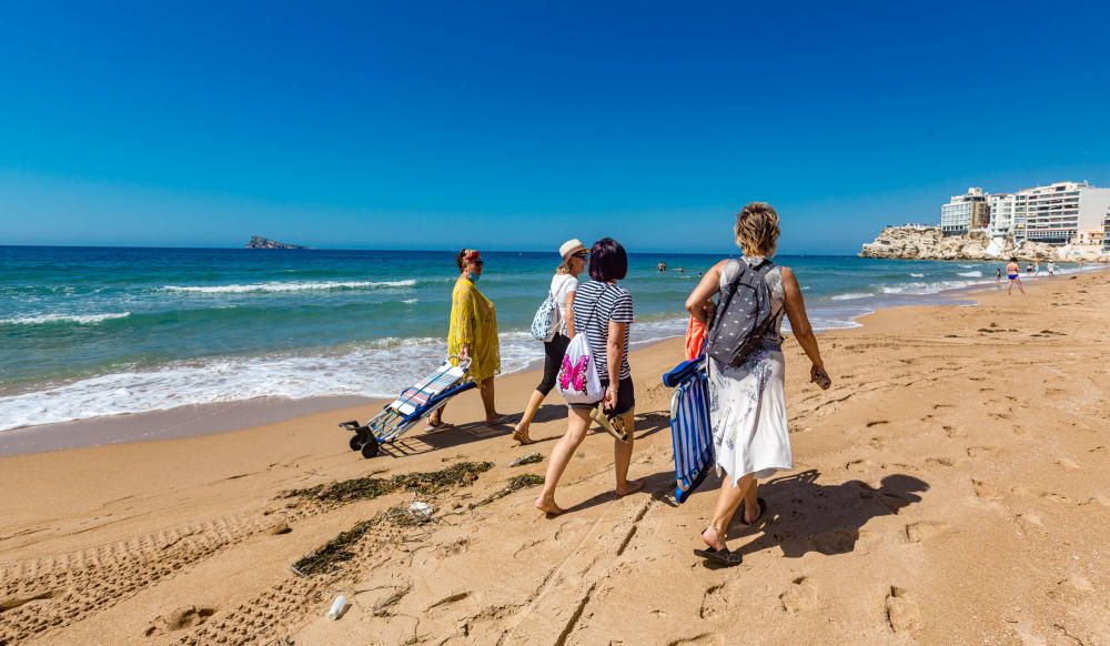 Quejas de usuarios en la apertura de las playas parceladas en Benidorm