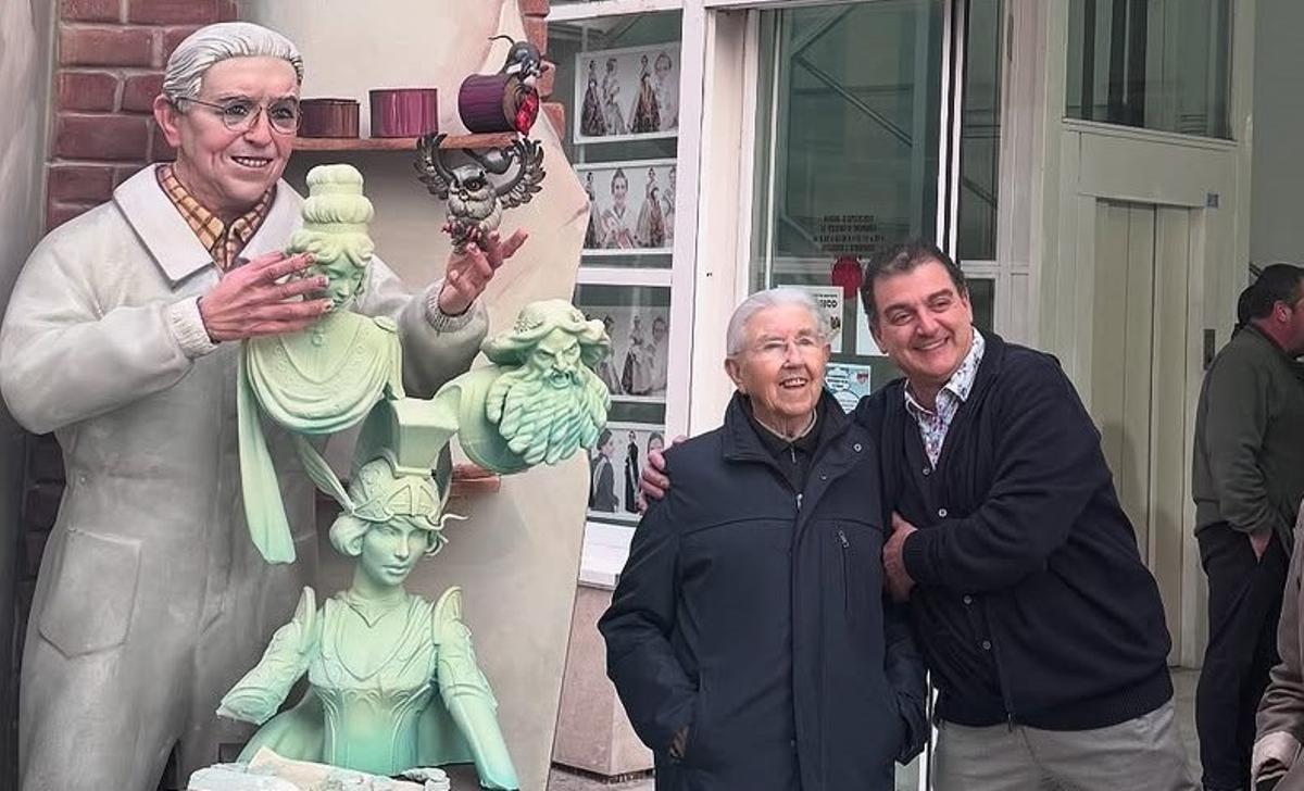 Pere Baenas hizo un ninot de Pepet el pasado año