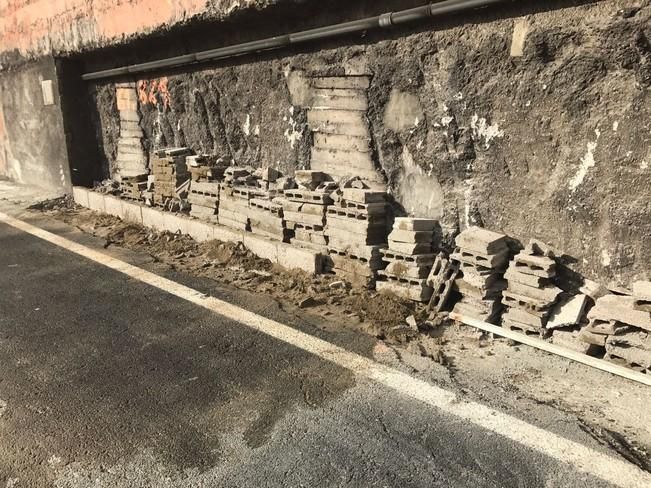 Retenciones en la Avenida Marítima por la caída de un muro