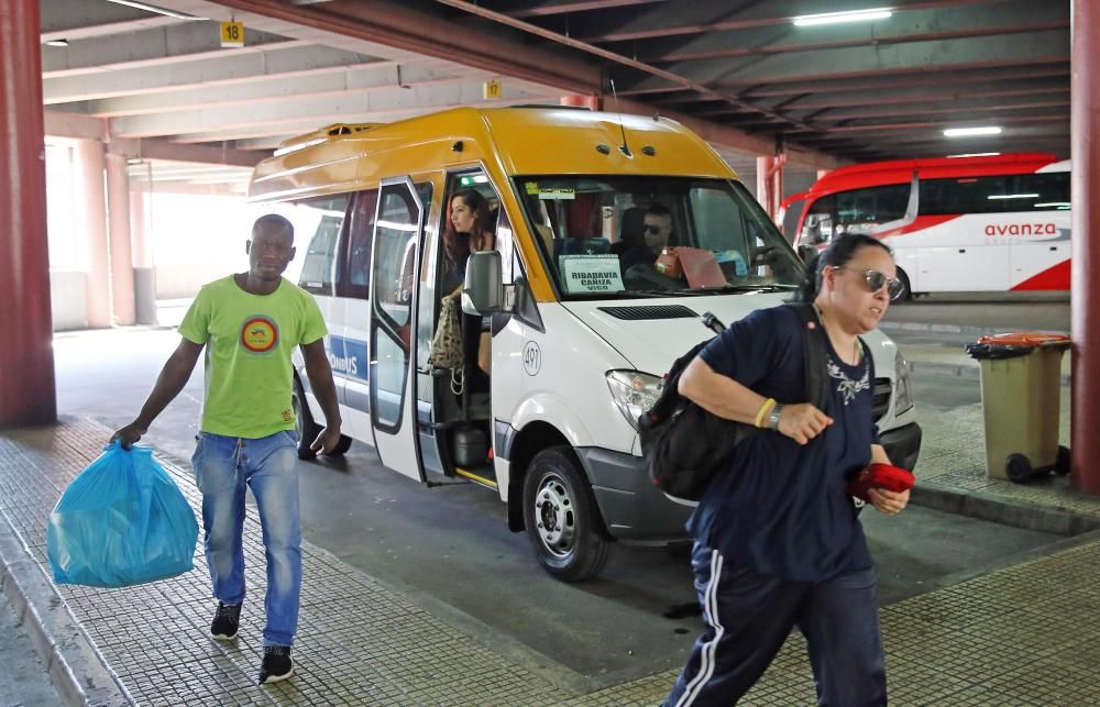 La estación de autobuses de Vigo se despereza