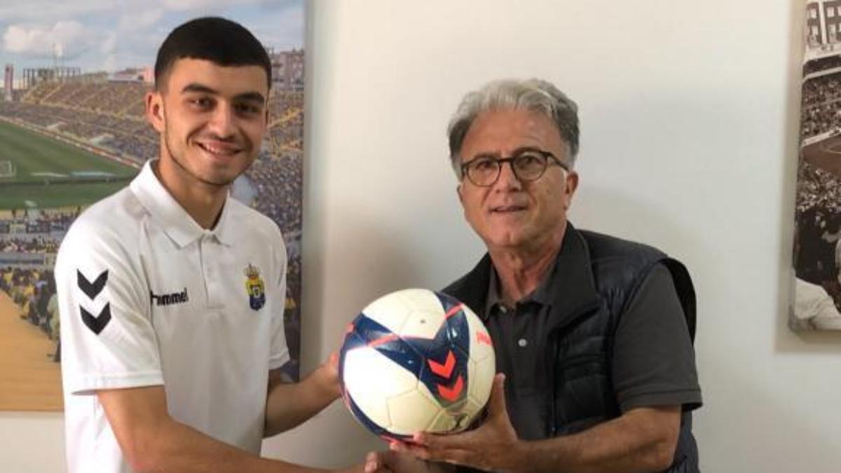 Pedri aprendió el estilo Barça de la mano de Tonono, Director de Formación de la UD Las Palmas