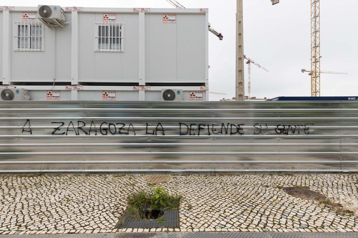 EN IMÁGENES | Nuevas pintadas en los aledaños de La Romareda