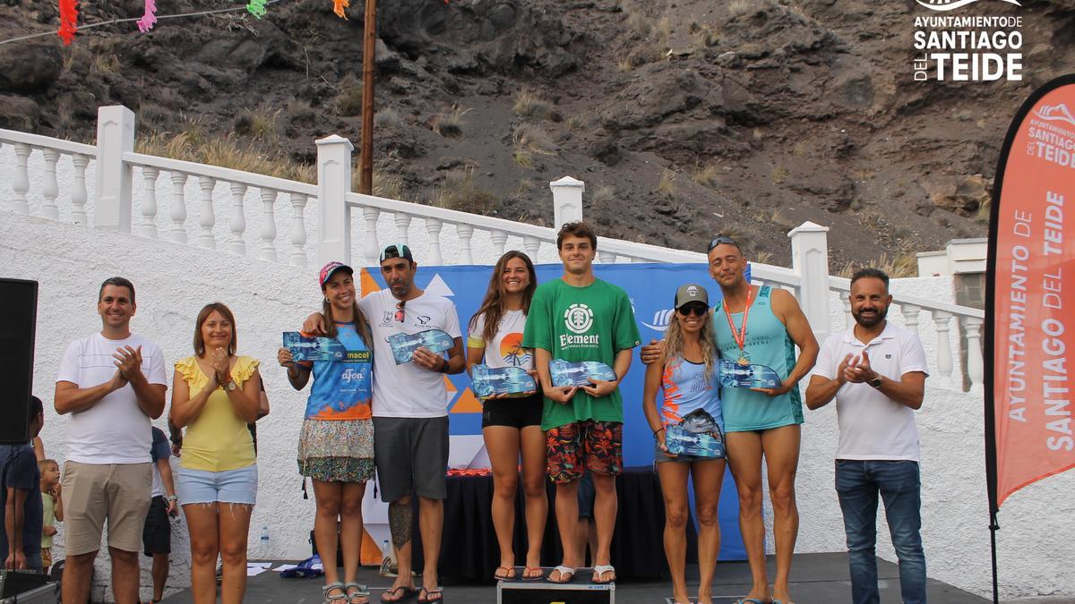 Diego Molina y Victoria Sosa ganadores absolutos de la XXV edición de la Travesía a Nado de Santiago del Teide