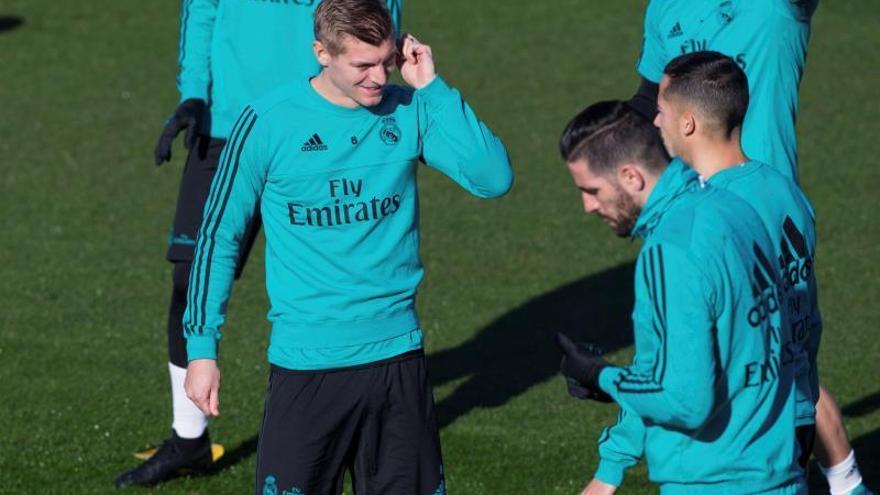 Kroos y Modric viajan a París junto al resto de la plantilla madridista