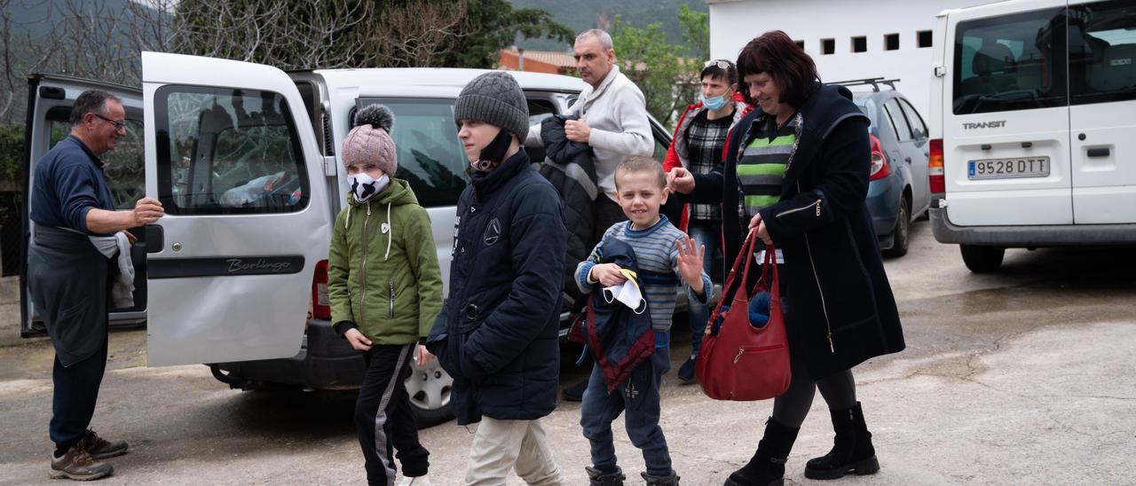 Primera toma de contacto de los refugiados ucranianos con su nuevo hogar en Torrechiva