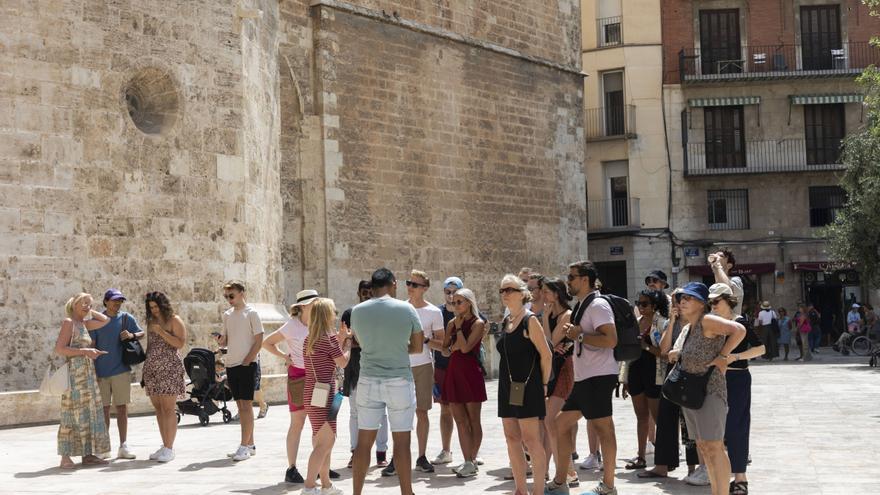 Los visitantes superaron a los residentes en más de la mitad de los destinos turísticos estrella de la Comunitat Valenciana