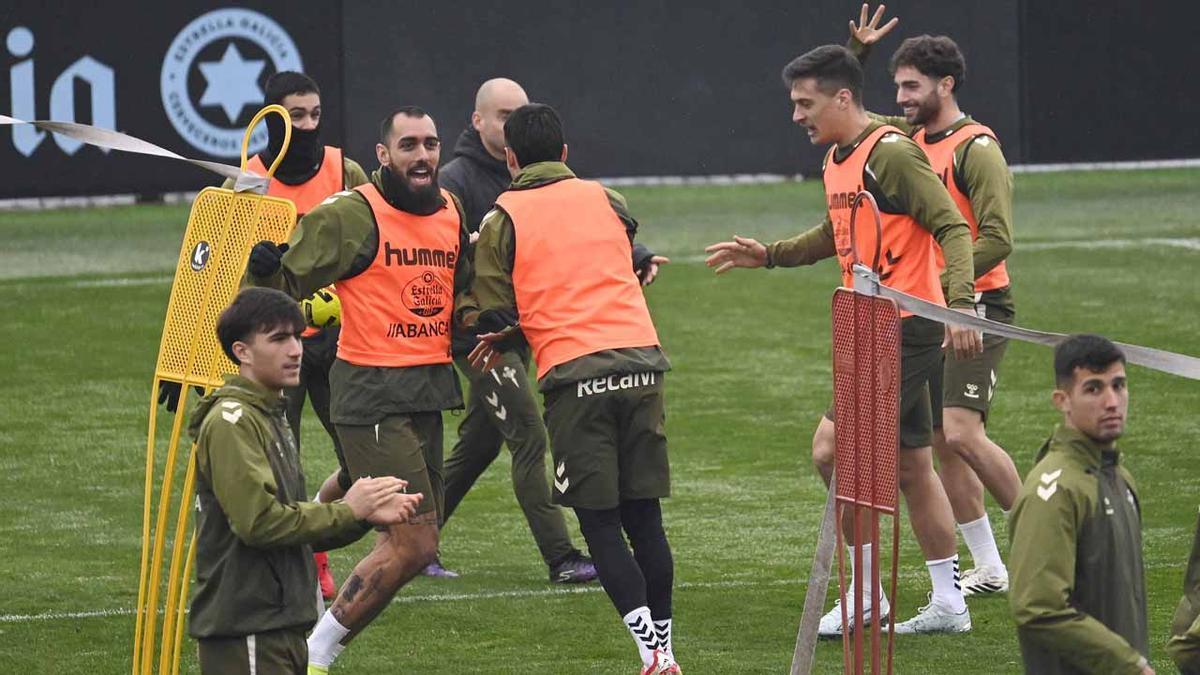Sotelo, Borja Iglesias, Javi Rodríguez, Manu Fernández, Rueda y Carlos Domínguez, ayer.