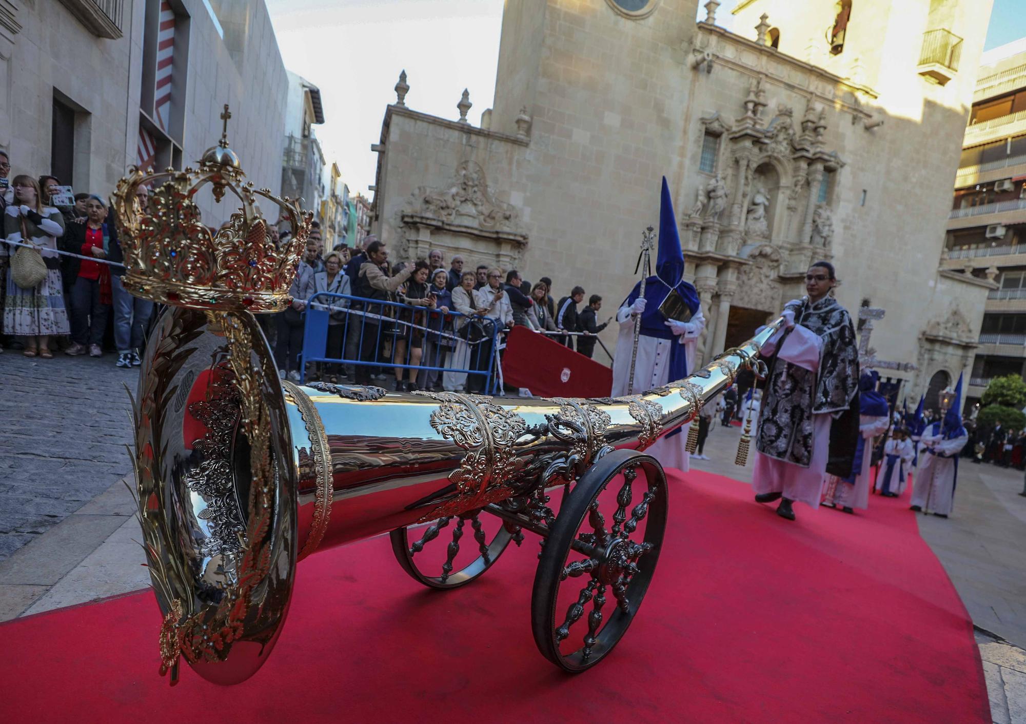 Procesiones Viernes Santo Nuestra Señora de la Soledad de Santa Maria y Hermandad Penitencial Mater Desolata Alicante