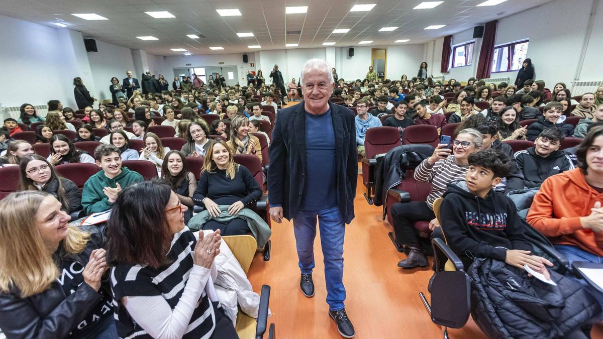 Victor Manuel en el IES de La Ería