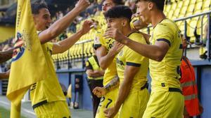 Resumen, goles y highlights del Villarreal B 1 - 0 Racing de la jornada 42 de LaLiga Hypermotion