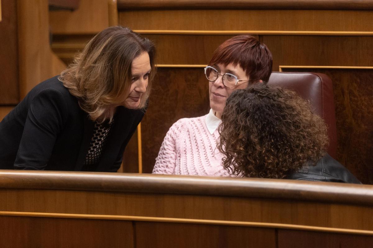 La portavoz parlamentaria de Compromís, Águeda Micó -en el centro-, este martes en el Congreso.