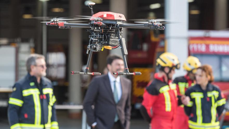 Los Bomberos adquieren tres drones y nuevo material para el rescate de personas