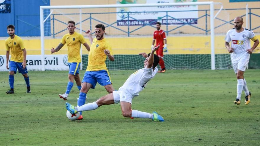 Un partido del Orihuela en Los Arcos.