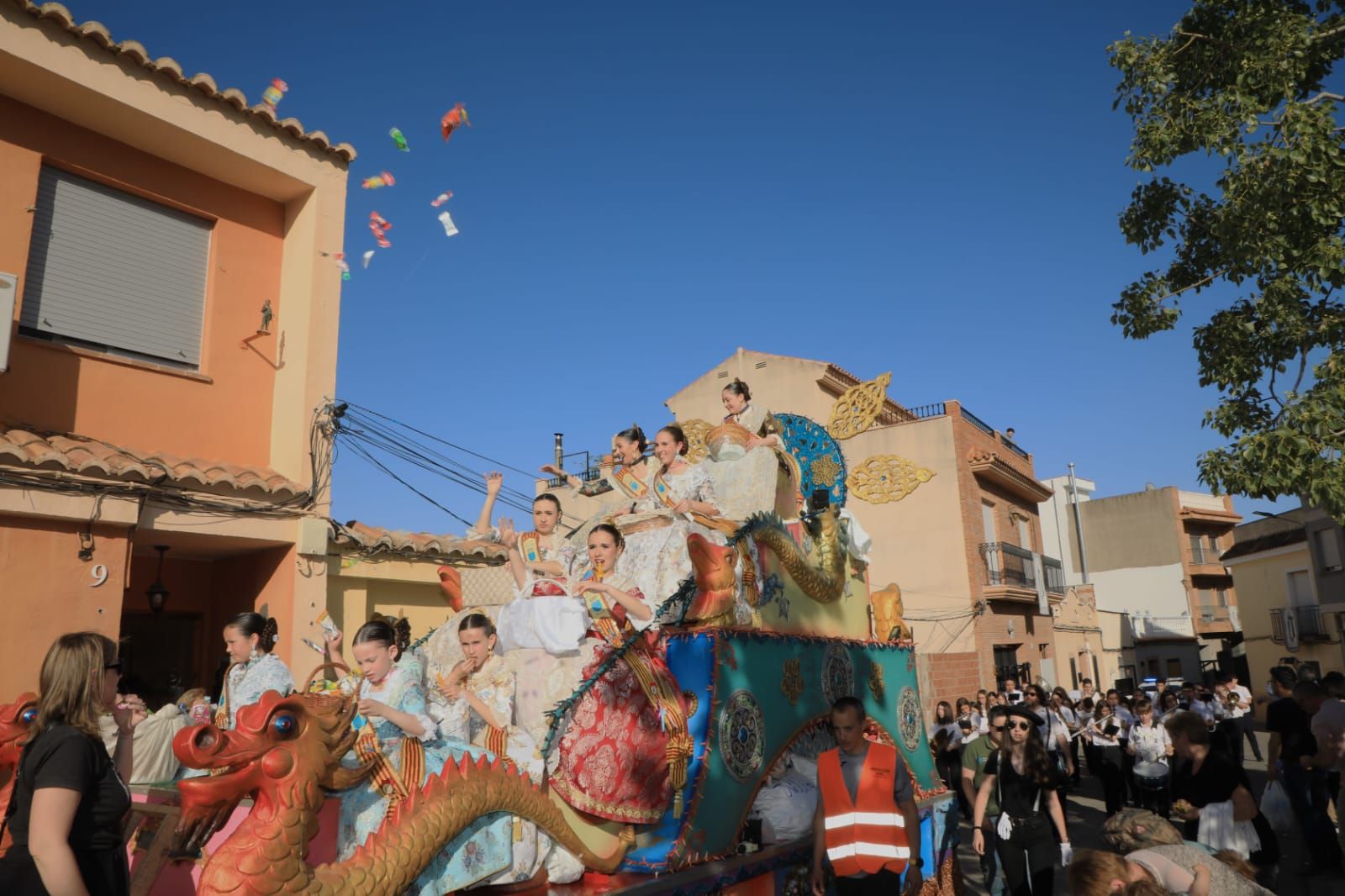 Así ha sido la cabalgata del fin de las fiestas patronales de Sant Vicent en la Vall d'Uixó