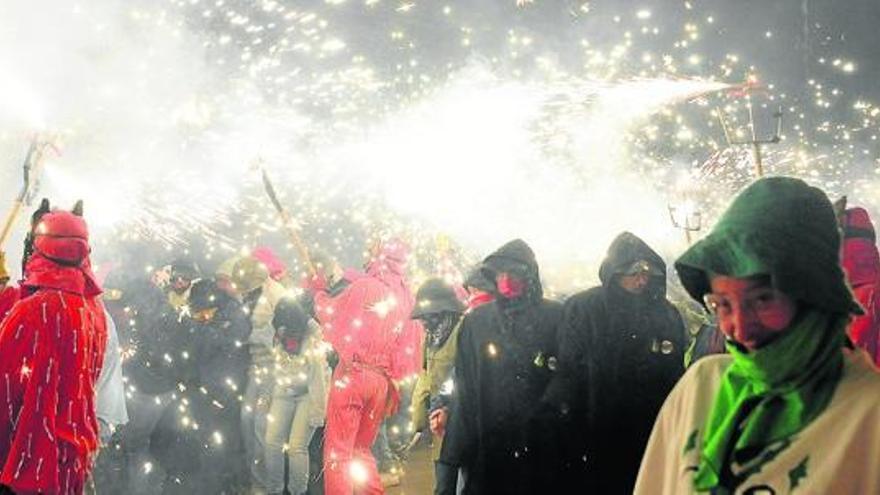 El correfoc no estalvia en pirotècnia