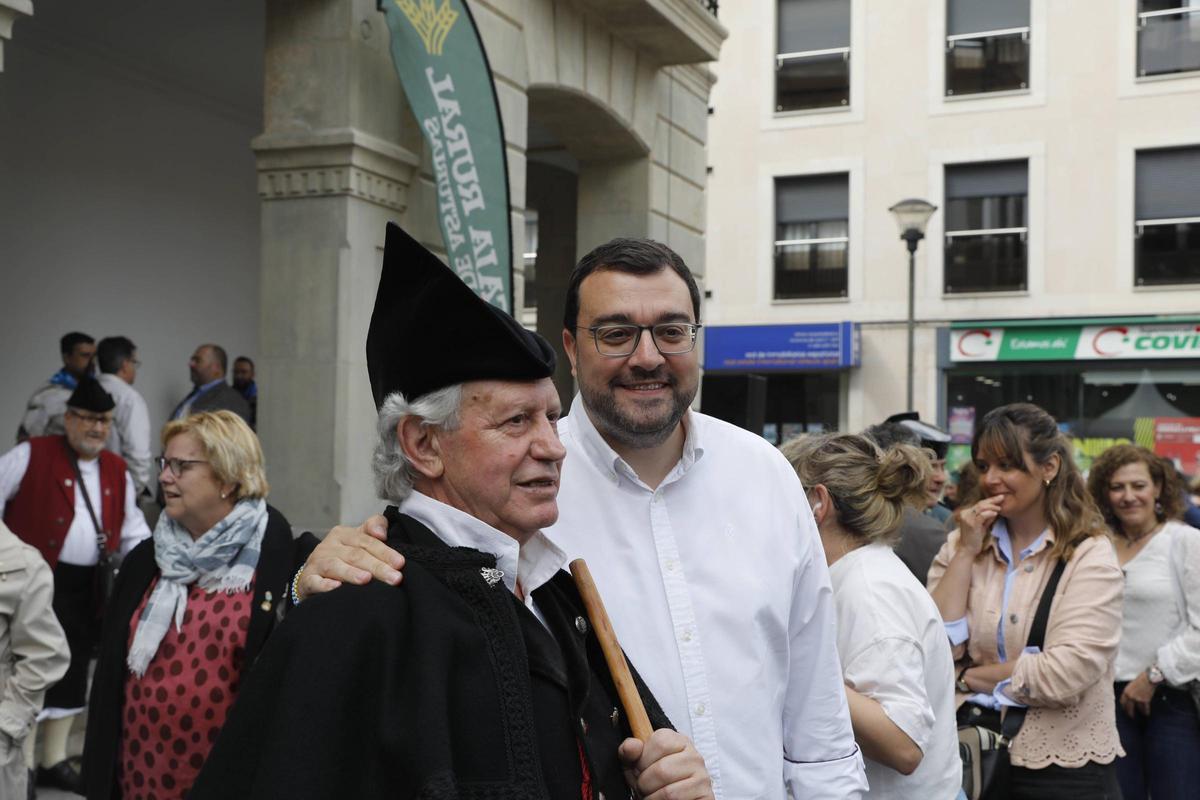 En imágenes: la fiesta de Güevos Pintos toma Pola de Siero