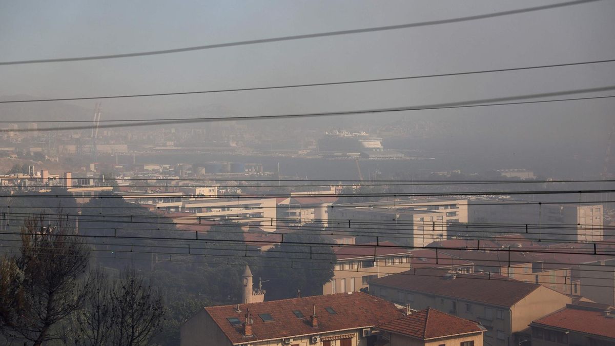 Marsella, la segunda ciudad de Francia, asediada por un violento incendio forestal